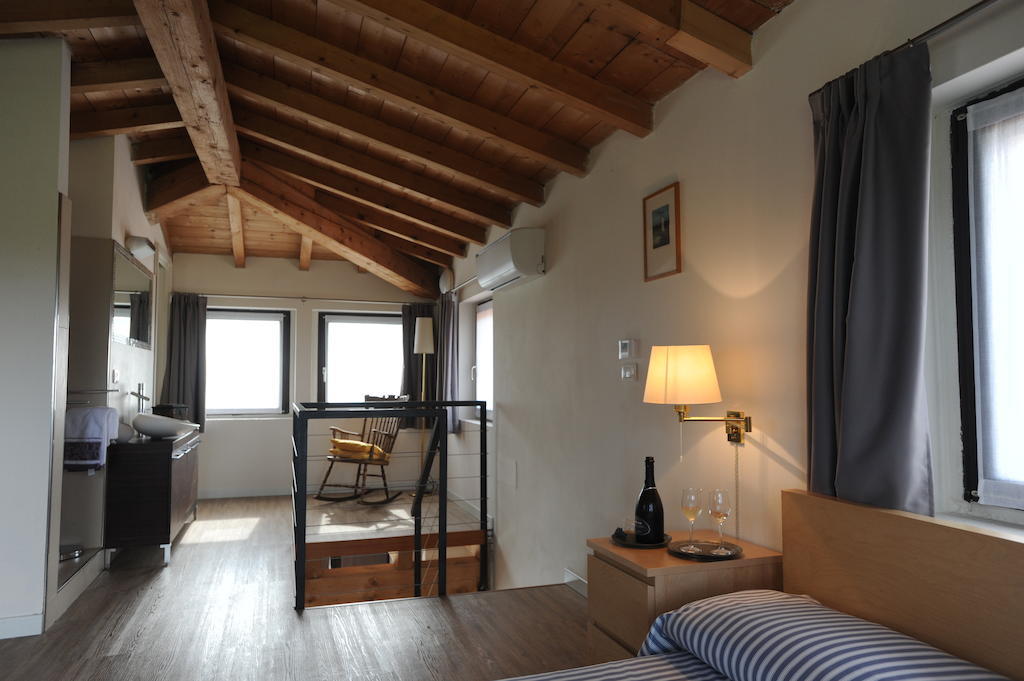 Monte Maino Bed & Breakfast Desenzano del Garda Bilik gambar