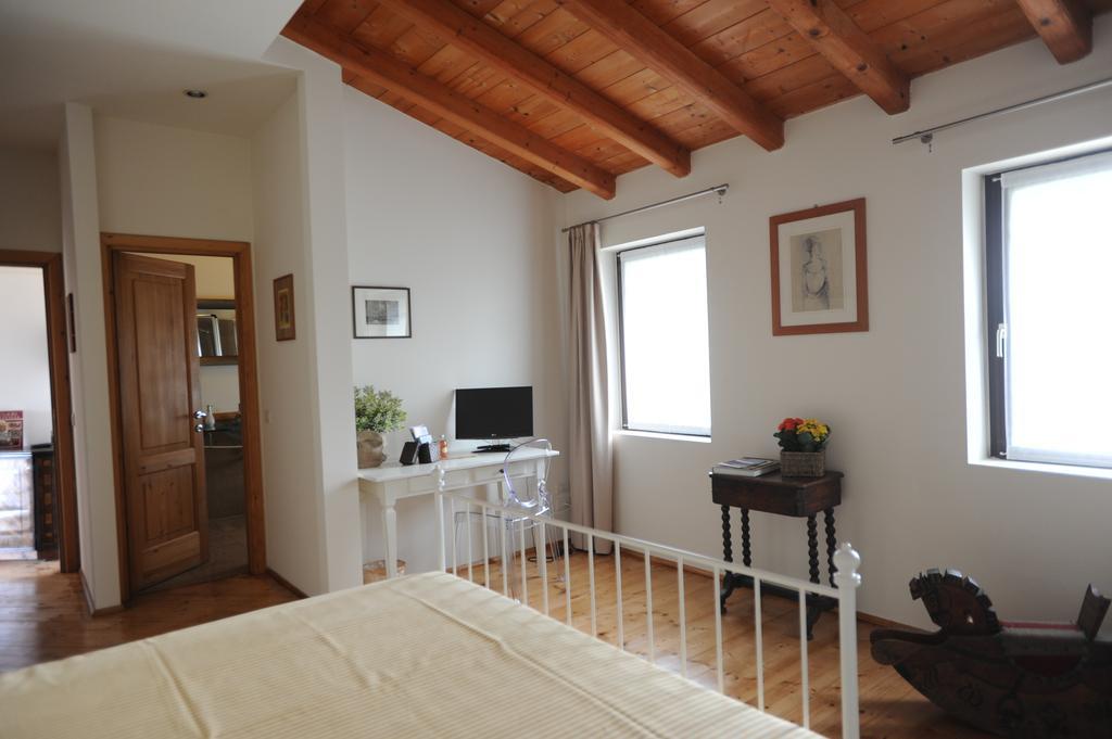 Monte Maino Bed & Breakfast Desenzano del Garda Bilik gambar