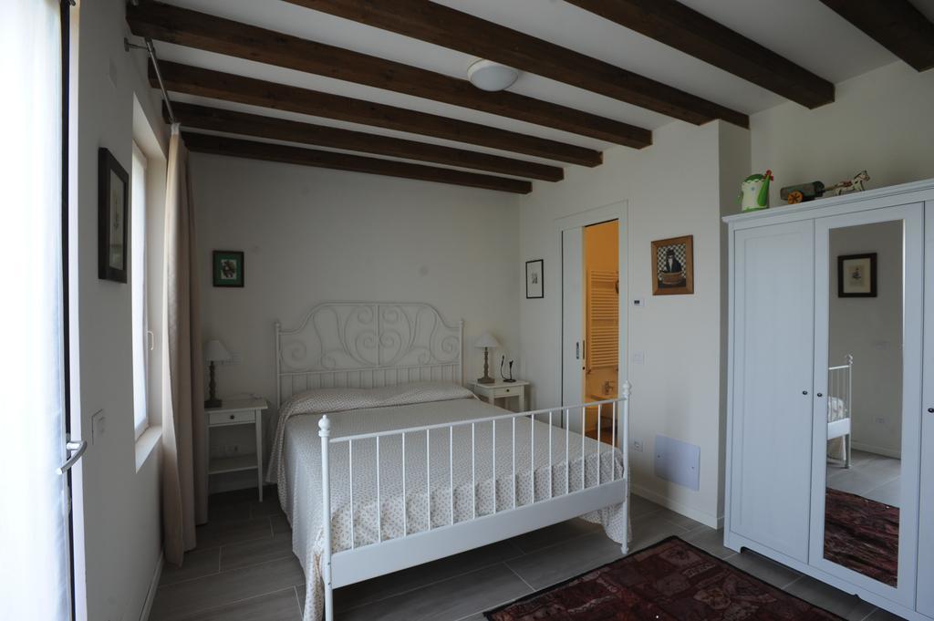 Monte Maino Bed & Breakfast Desenzano del Garda Bilik gambar