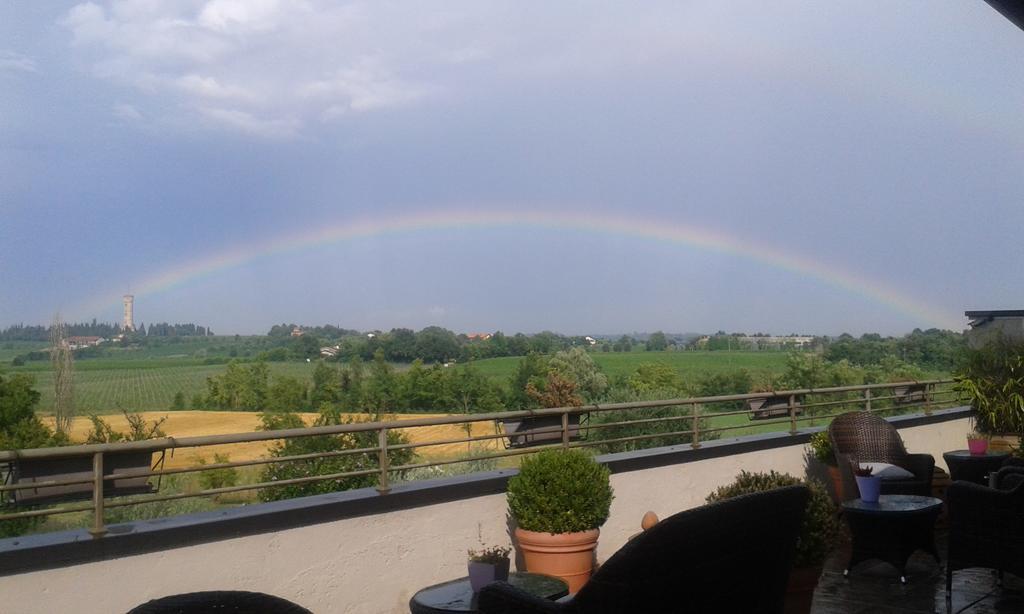 Monte Maino Bed & Breakfast Desenzano del Garda Luaran gambar