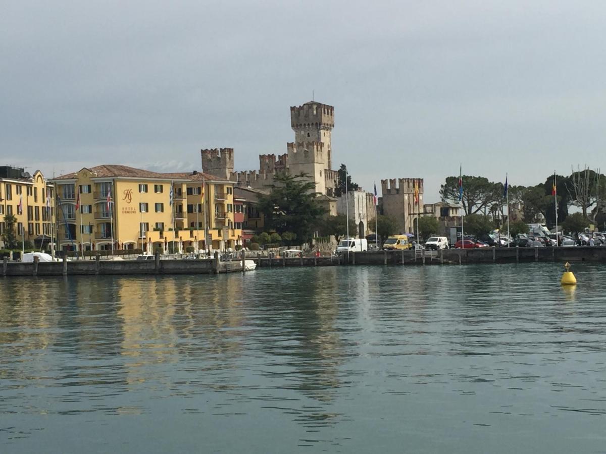 Monte Maino Bed & Breakfast Desenzano del Garda Luaran gambar